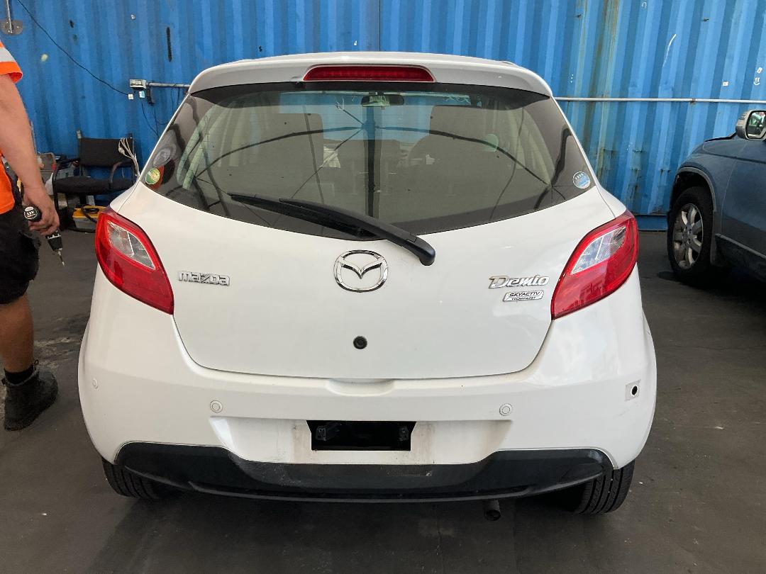 Photo '10' of Mazda Demio