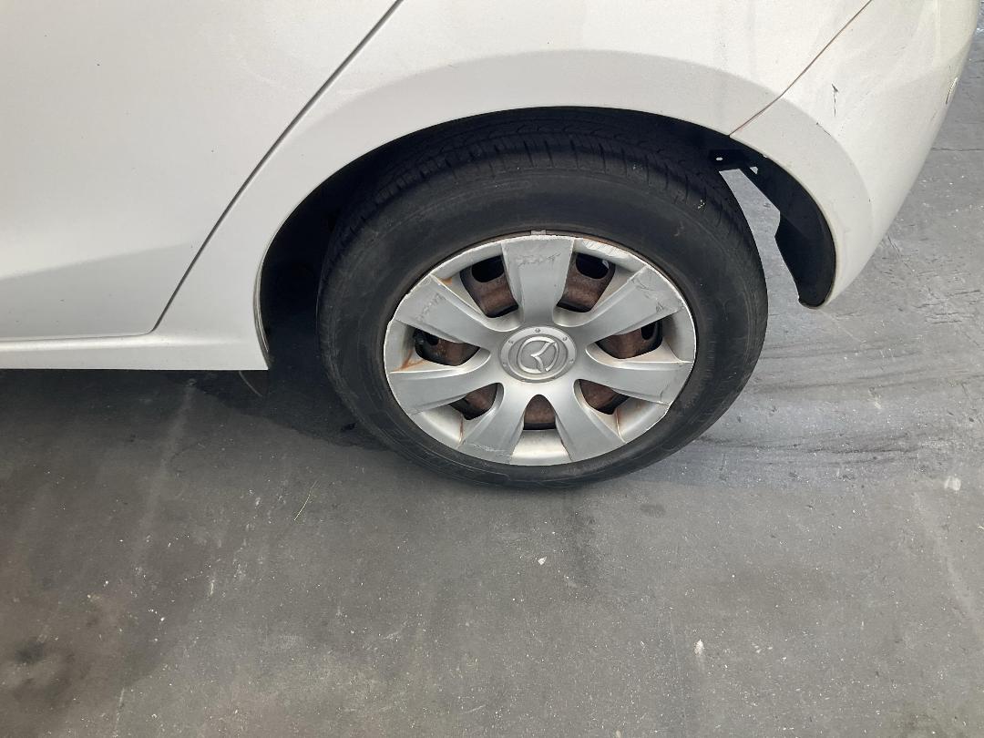 Photo '7' of Mazda Demio