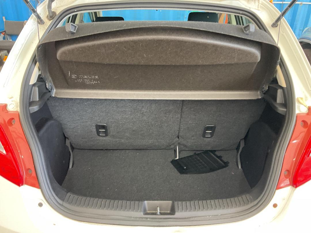 Photo '11' of Mazda Demio