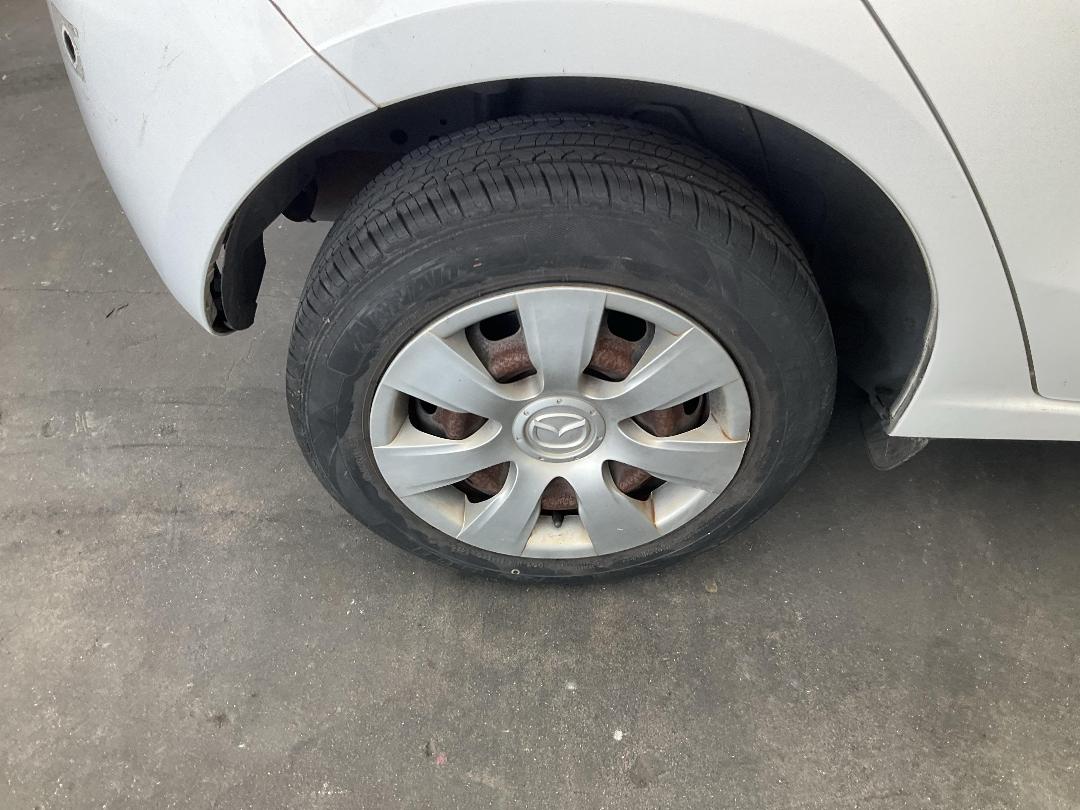 Photo '14' of Mazda Demio