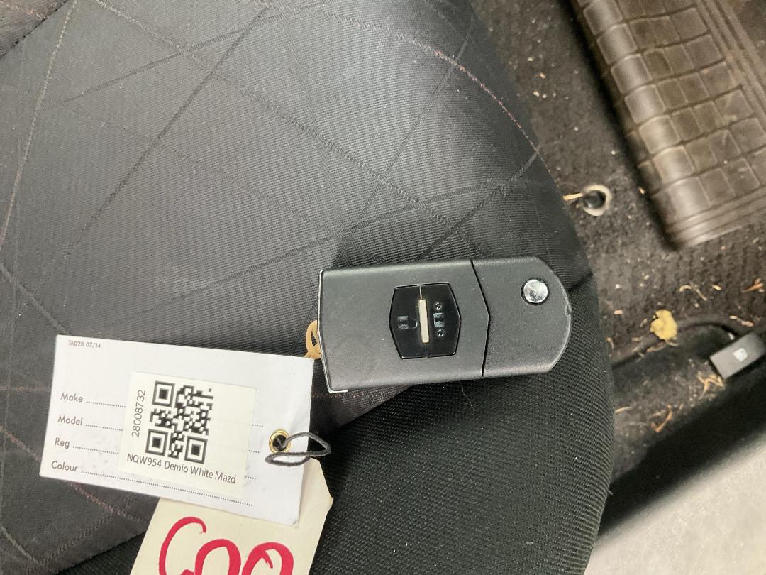 Photo '18' of Mazda Demio