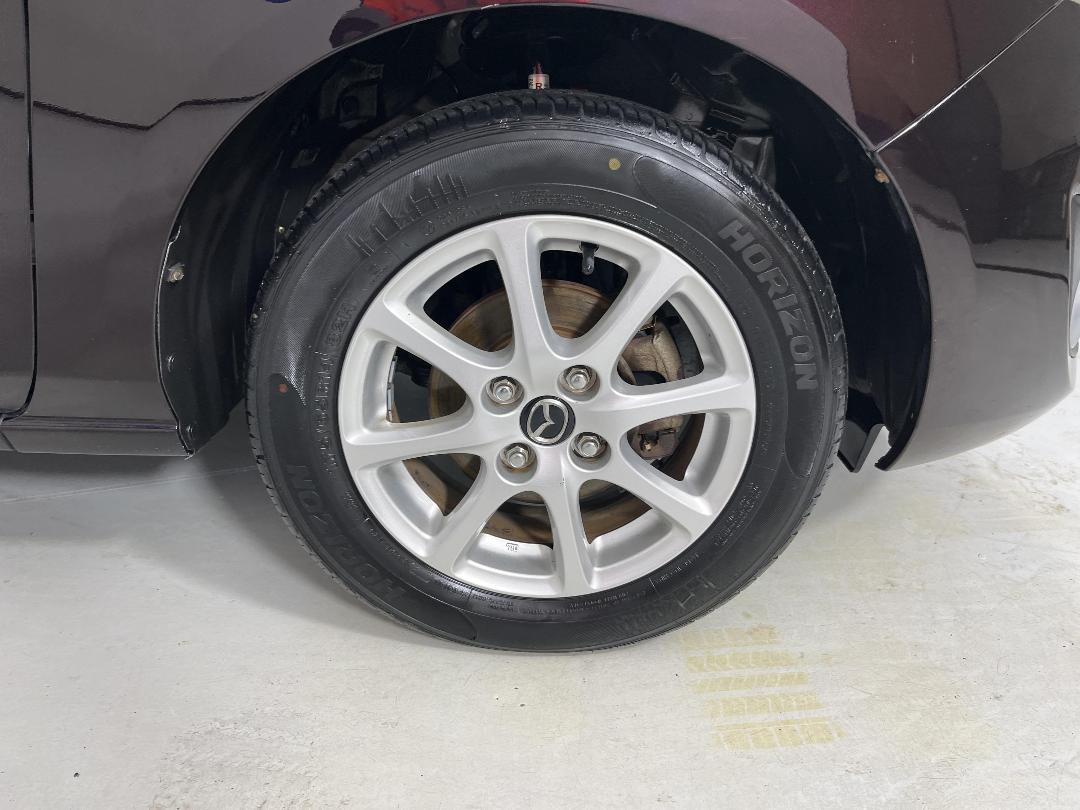 Photo '9' of Mazda Demio Photo '9' of Mazda Demio