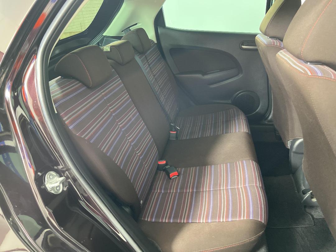 Photo '20' of Mazda Demio Photo '20' of Mazda Demio