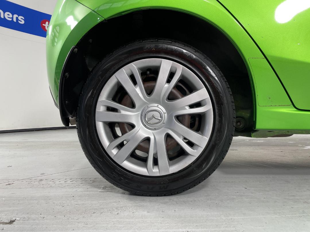 Photo '12' of Mazda Mazda2 Photo '12' of Mazda Mazda2