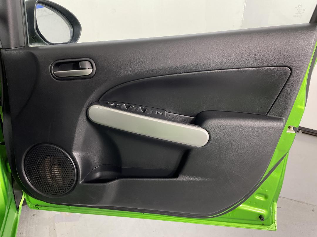 Photo '15' of Mazda Mazda2 Photo '15' of Mazda Mazda2