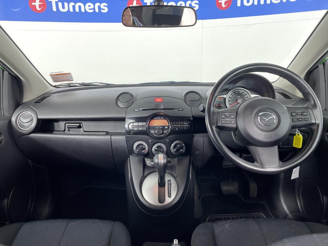 Photo '17' of Mazda Mazda2 Photo '17' of Mazda Mazda2