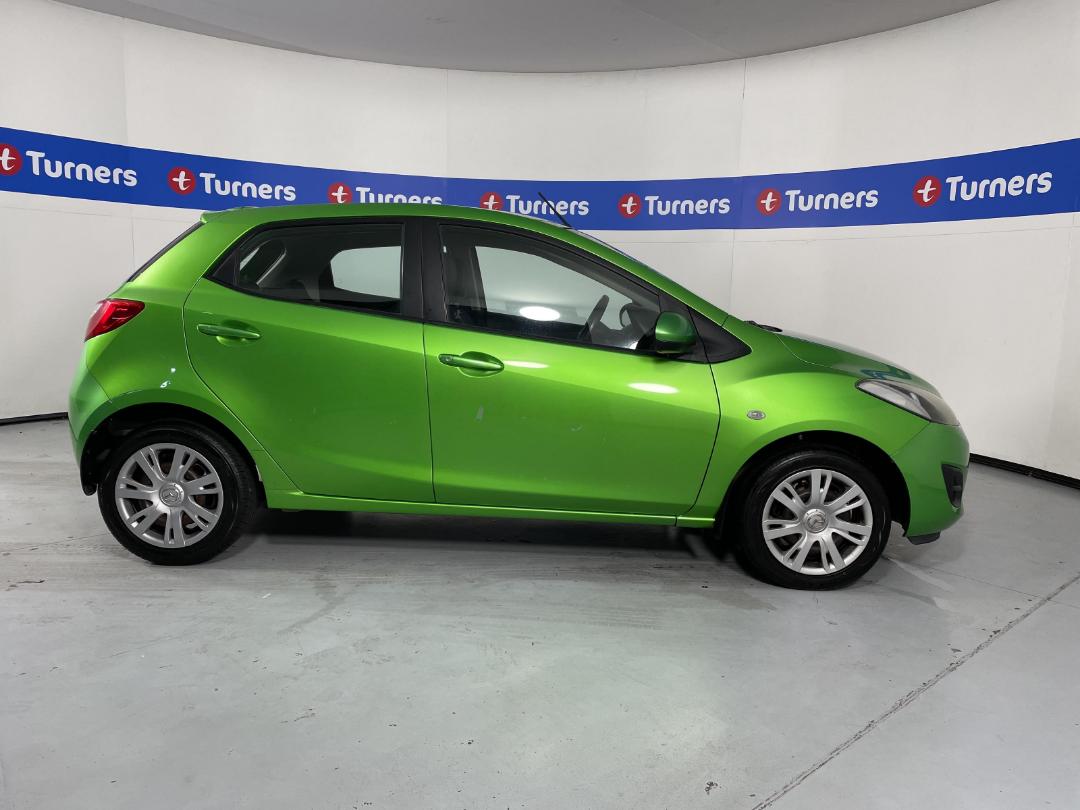 Photo '23' of Mazda Mazda2 Photo '23' of Mazda Mazda2