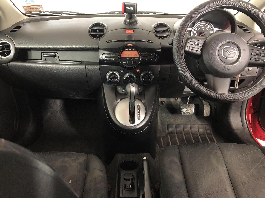 Photo '17' of Mazda Mazda2 Photo '17' of Mazda Mazda2