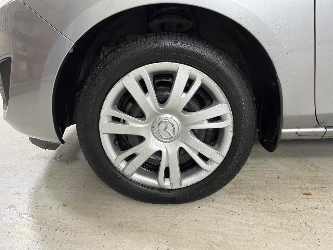 Photo '10' of Mazda Mazda2