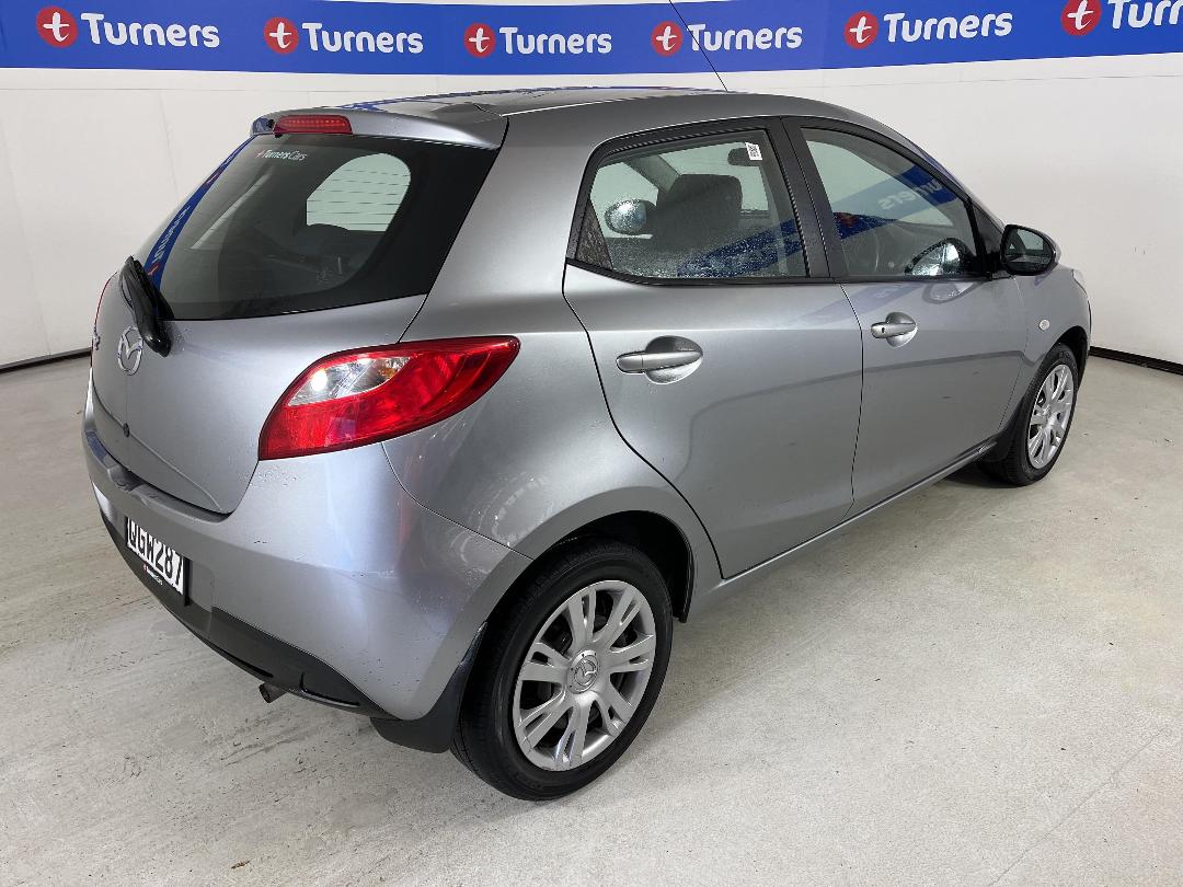 Photo '7' of Mazda Mazda2