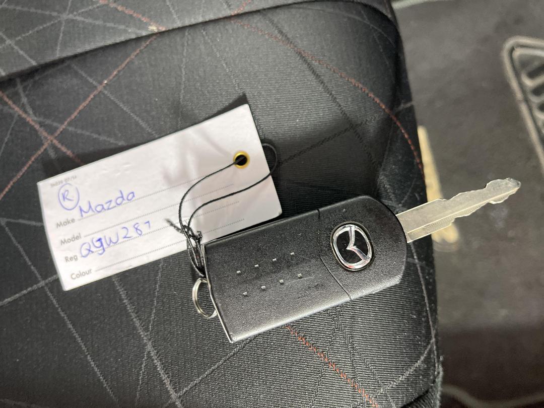 Photo '22' of Mazda Mazda2