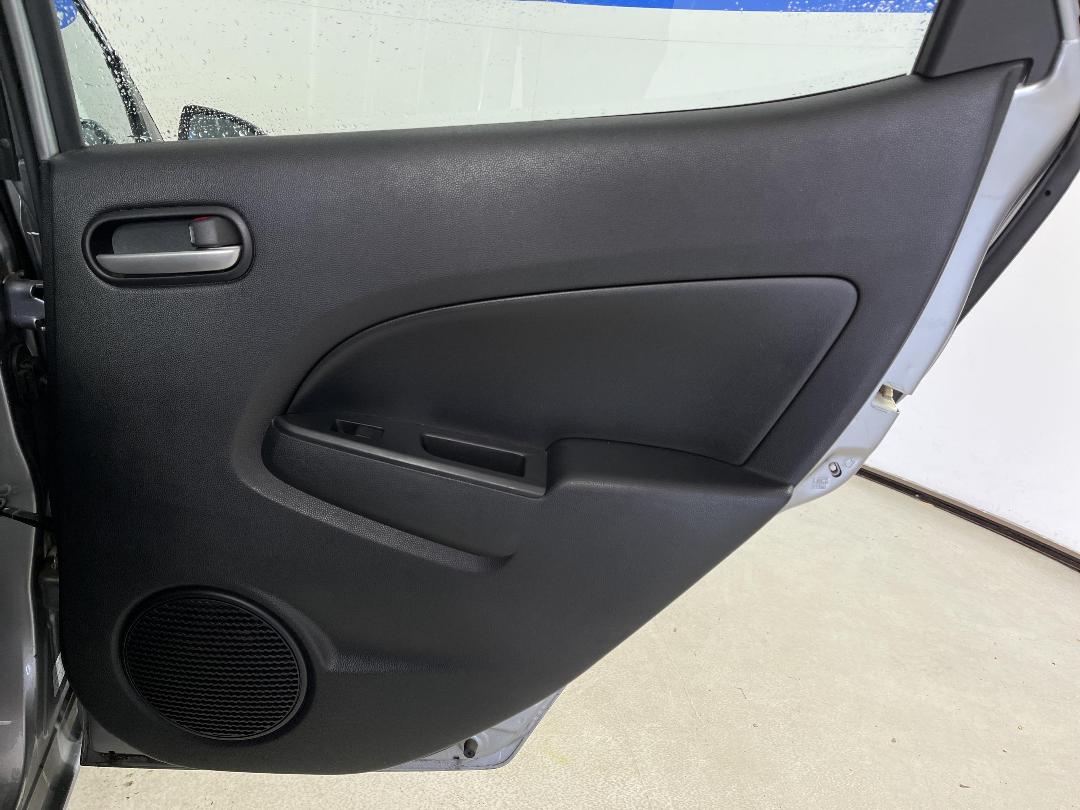 Photo '19' of Mazda Mazda2