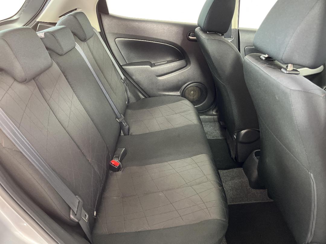 Photo '20' of Mazda Mazda2