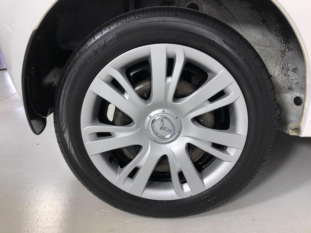 Photo '12' of Mazda Mazda2