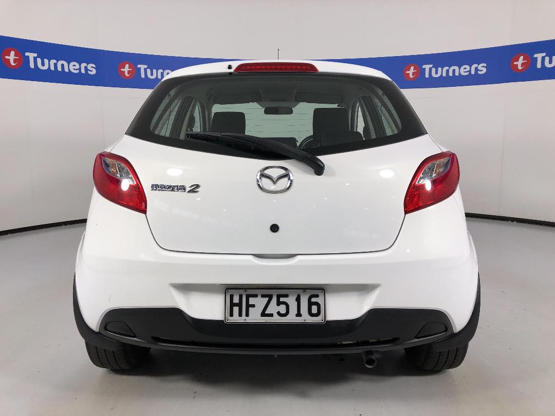 Photo '6' of Mazda Mazda2