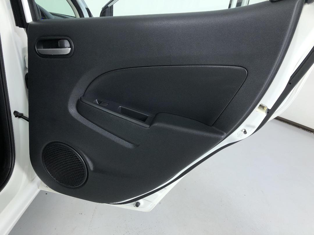 Photo '19' of Mazda Mazda2