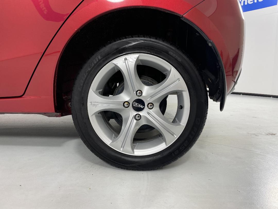 Photo '11' of Mazda Mazda2