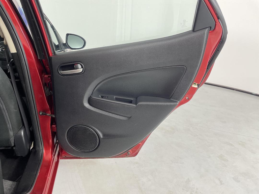 Photo '19' of Mazda Mazda2