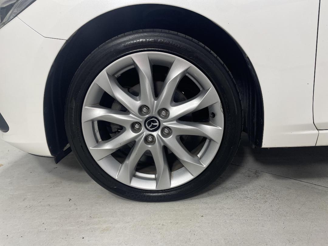 Photo '10' of Mazda Mazda3