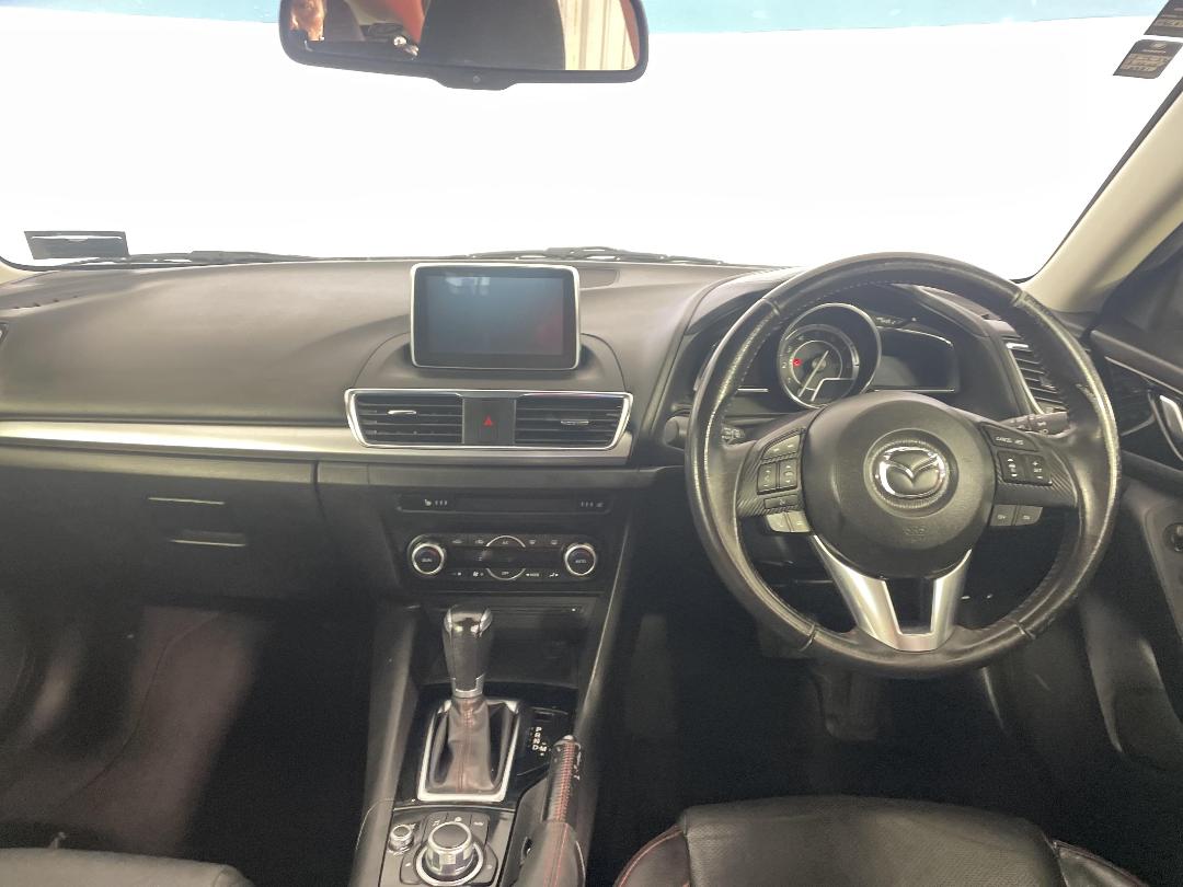 Photo '17' of Mazda Mazda3