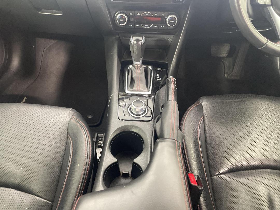 Photo '18' of Mazda Mazda3