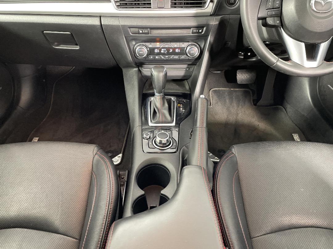 Photo '18' of Mazda Mazda3 Photo '18' of Mazda Mazda3