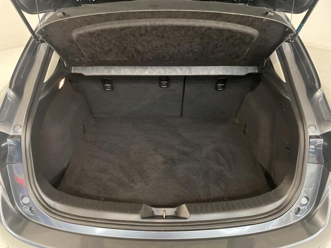 Photo '14' of Mazda Mazda3 Photo '14' of Mazda Mazda3