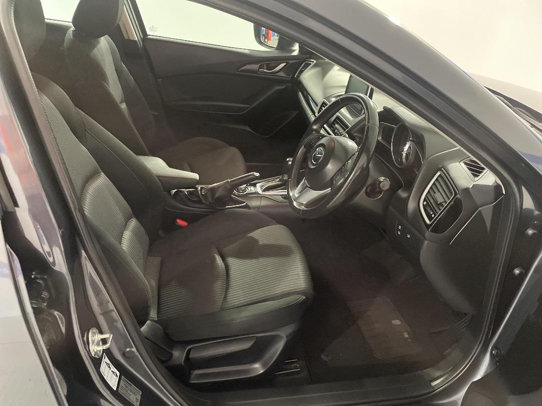 Photo '16' of Mazda Mazda3 Photo '16' of Mazda Mazda3