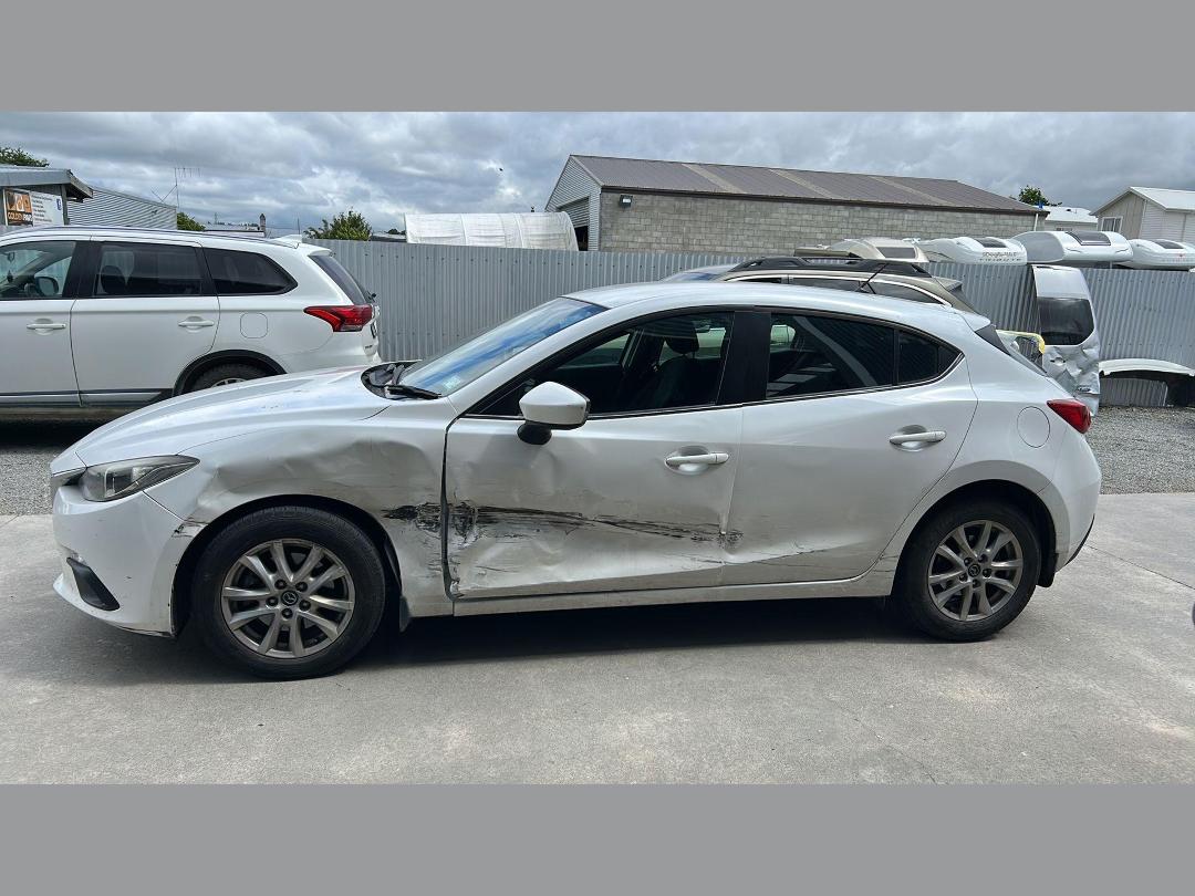 Photo '10' of Mazda Mazda3 GLX Photo '10' of Mazda Mazda3 GLX