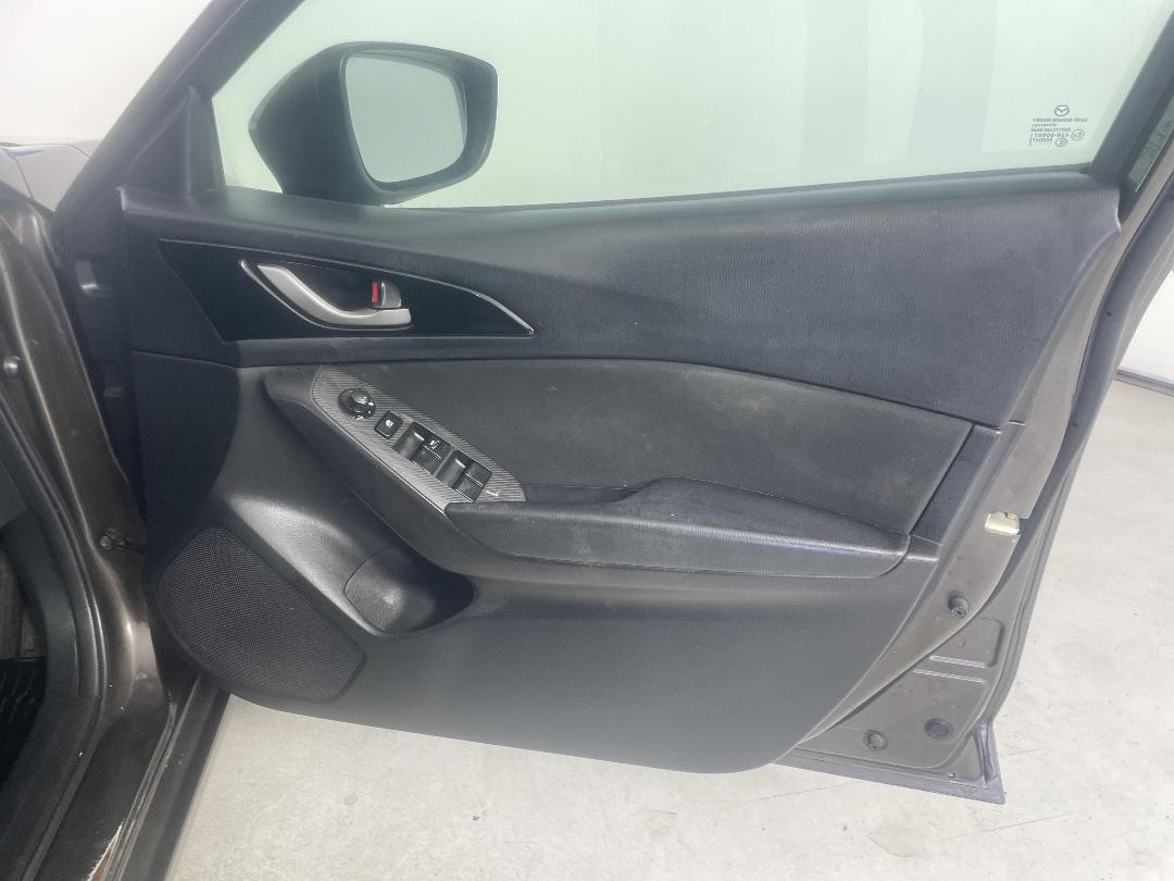 Photo '15' of Mazda Mazda3 Photo '15' of Mazda Mazda3