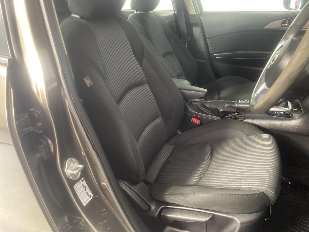 Photo '16' of Mazda Mazda3 Photo '16' of Mazda Mazda3