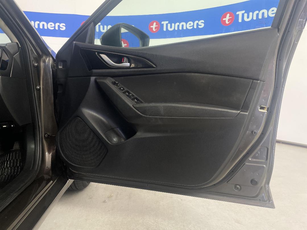 Photo '15' of Mazda Mazda3 Photo '15' of Mazda Mazda3