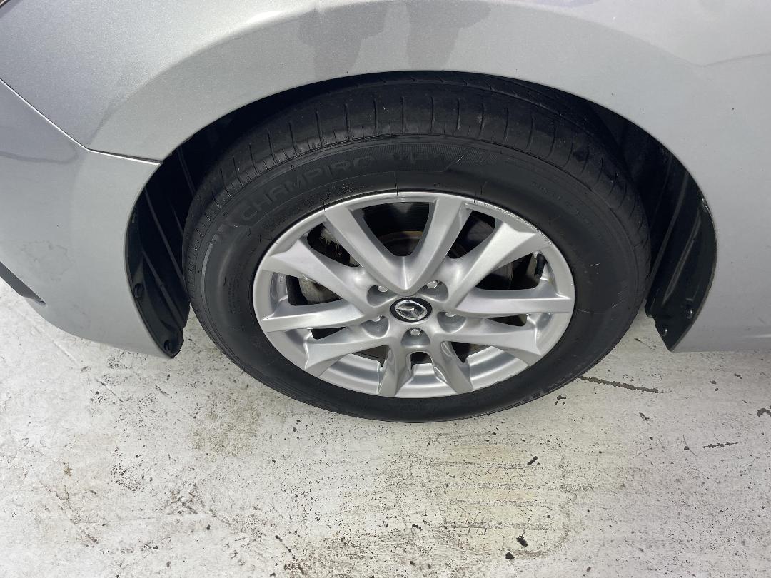 Photo '10' of Mazda Mazda3