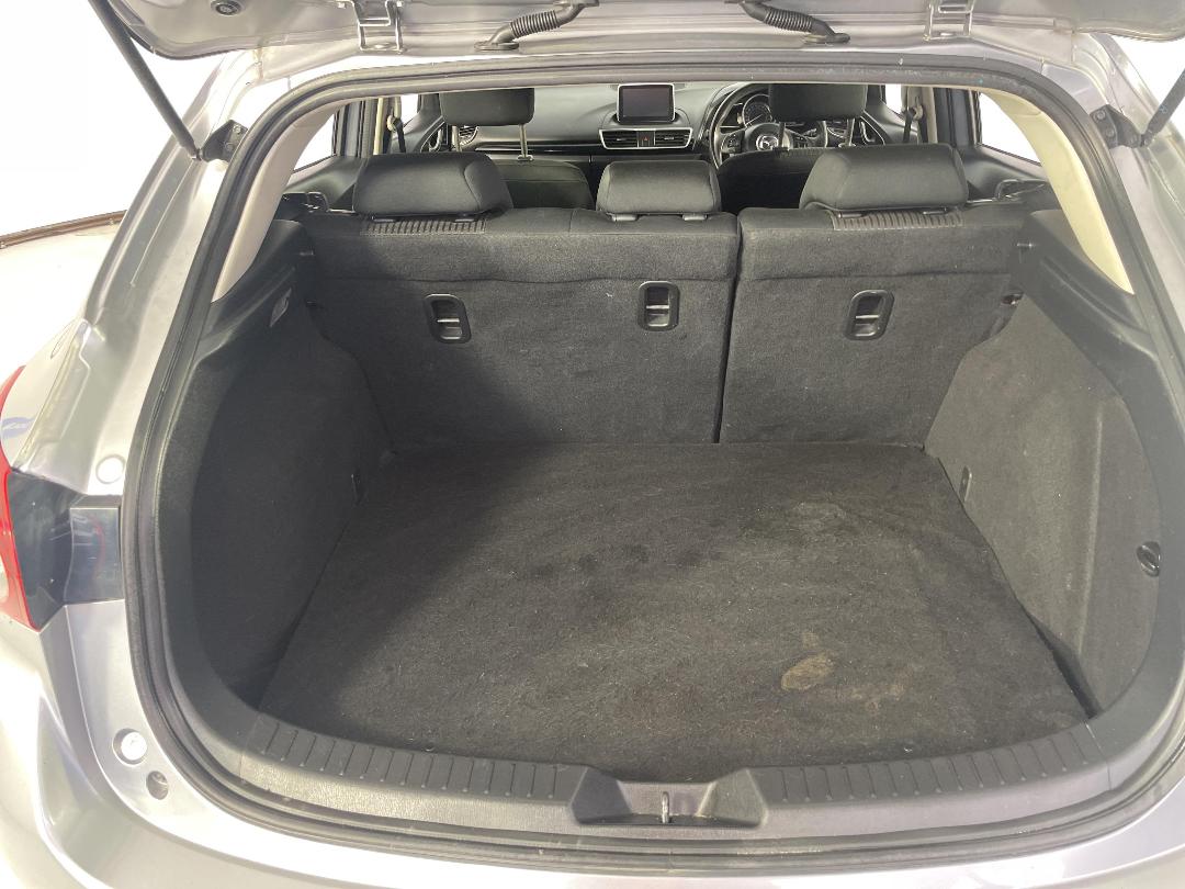 Photo '14' of Mazda Mazda3