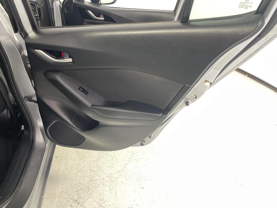 Photo '19' of Mazda Mazda3