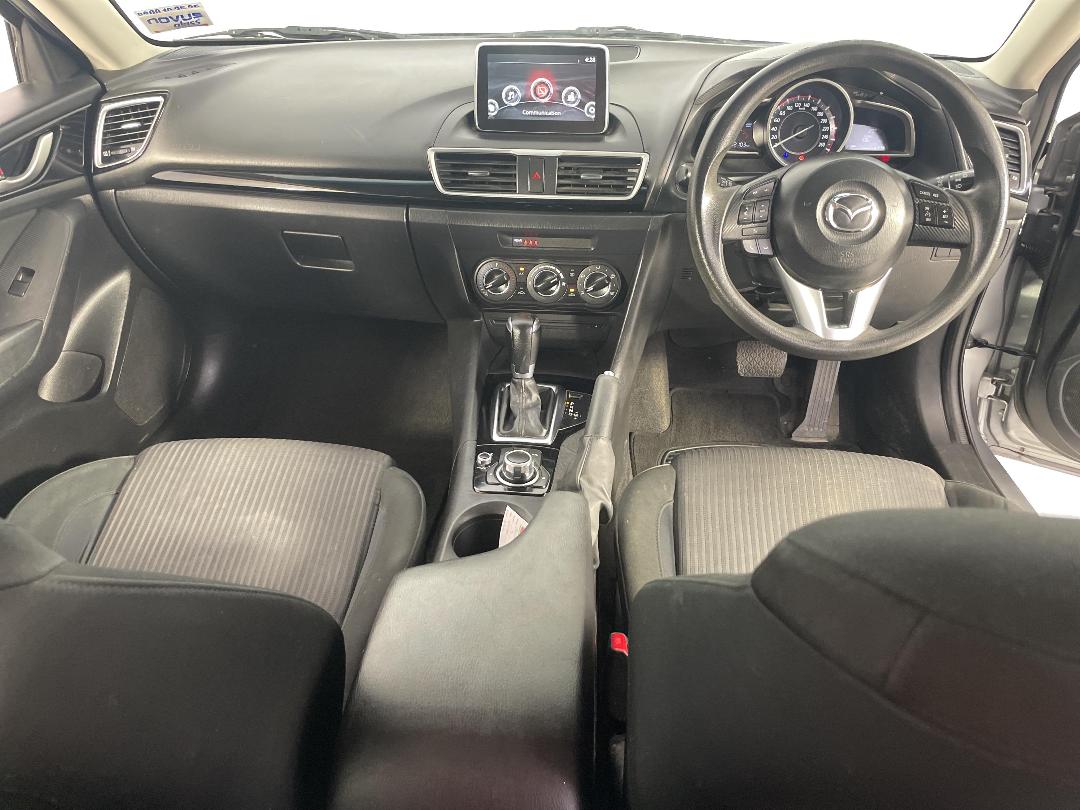 Photo '17' of Mazda Mazda3