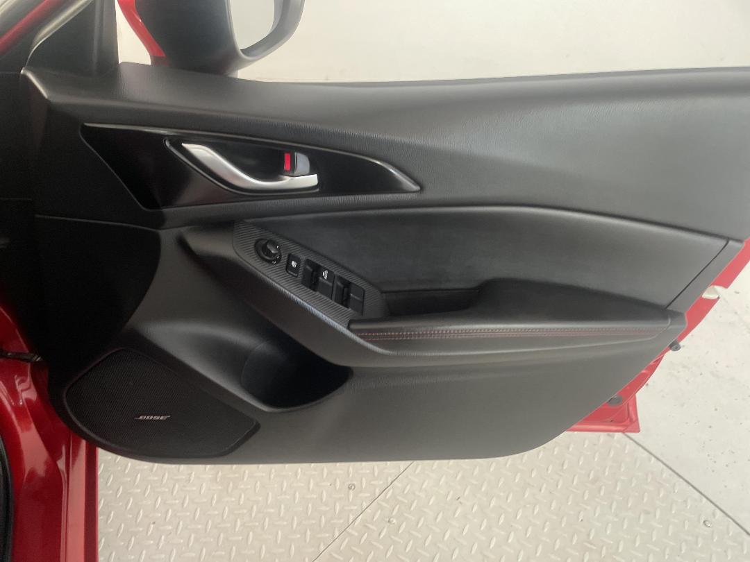 Photo '15' of Mazda Mazda3 Photo '15' of Mazda Mazda3