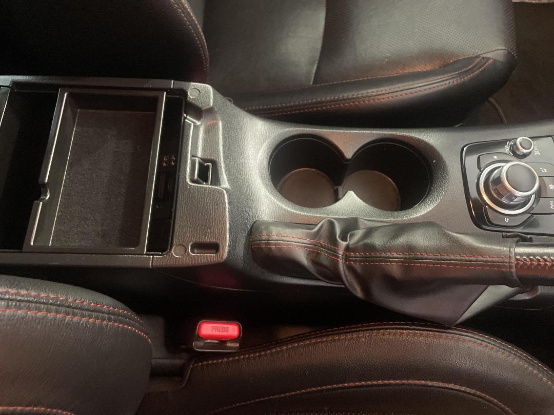 Photo '33' of Mazda Mazda3 Photo '33' of Mazda Mazda3