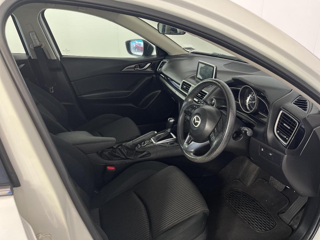 Photo '16' of Mazda Mazda3 Photo '16' of Mazda Mazda3