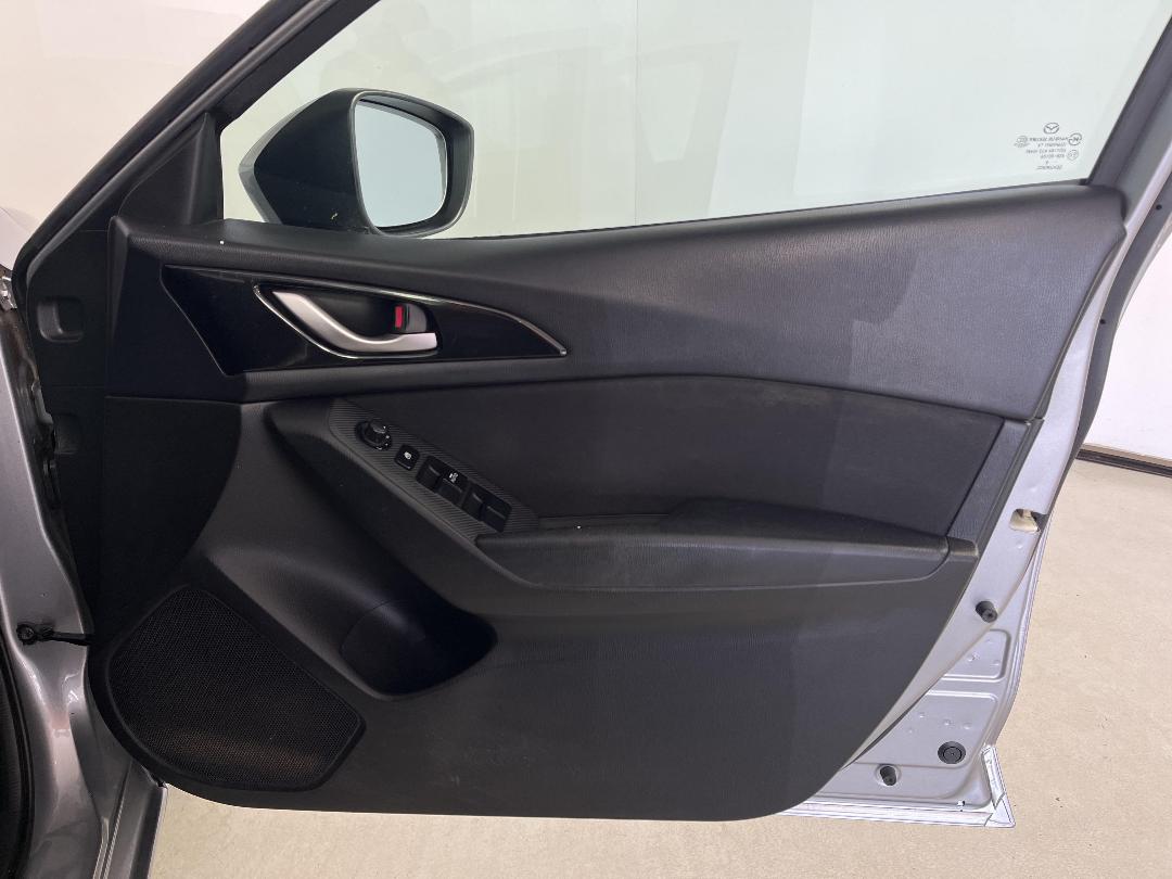 Photo '15' of Mazda Mazda3 Photo '15' of Mazda Mazda3