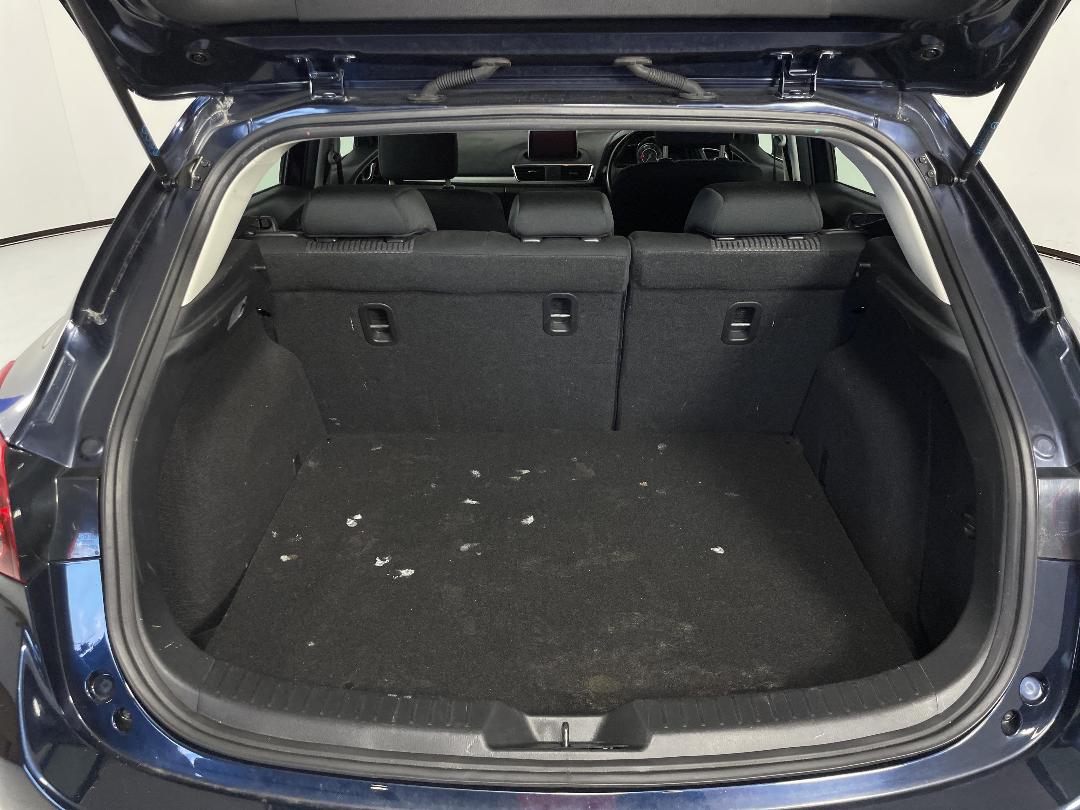 Photo '14' of Mazda Mazda3