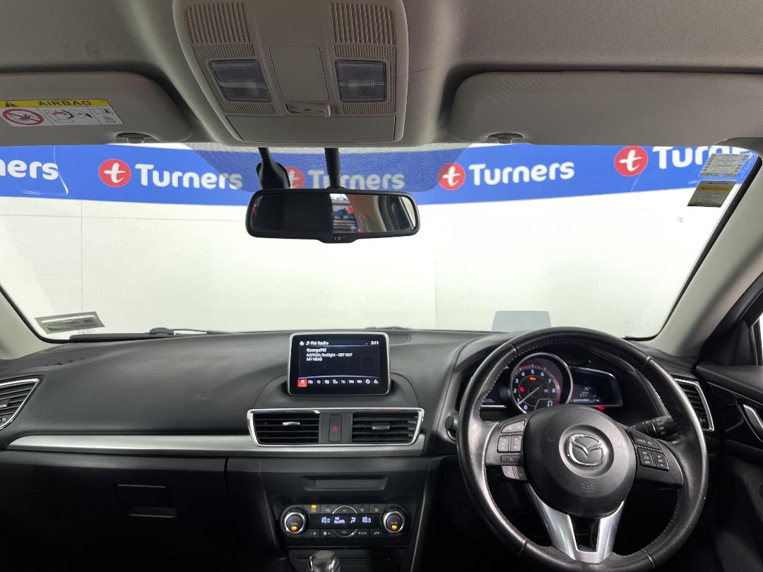 Photo '17' of Mazda Mazda3