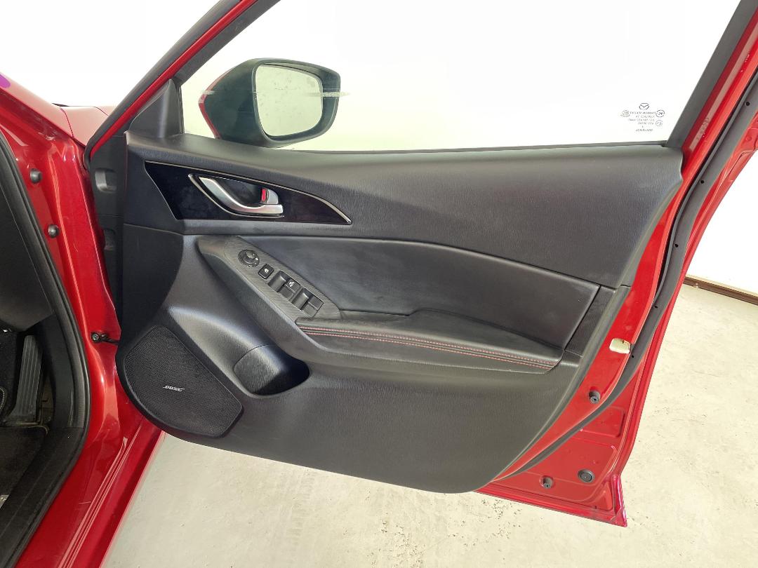 Photo '15' of Mazda Mazda3 Photo '15' of Mazda Mazda3