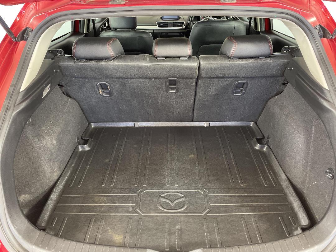 Photo '14' of Mazda Mazda3 Photo '14' of Mazda Mazda3