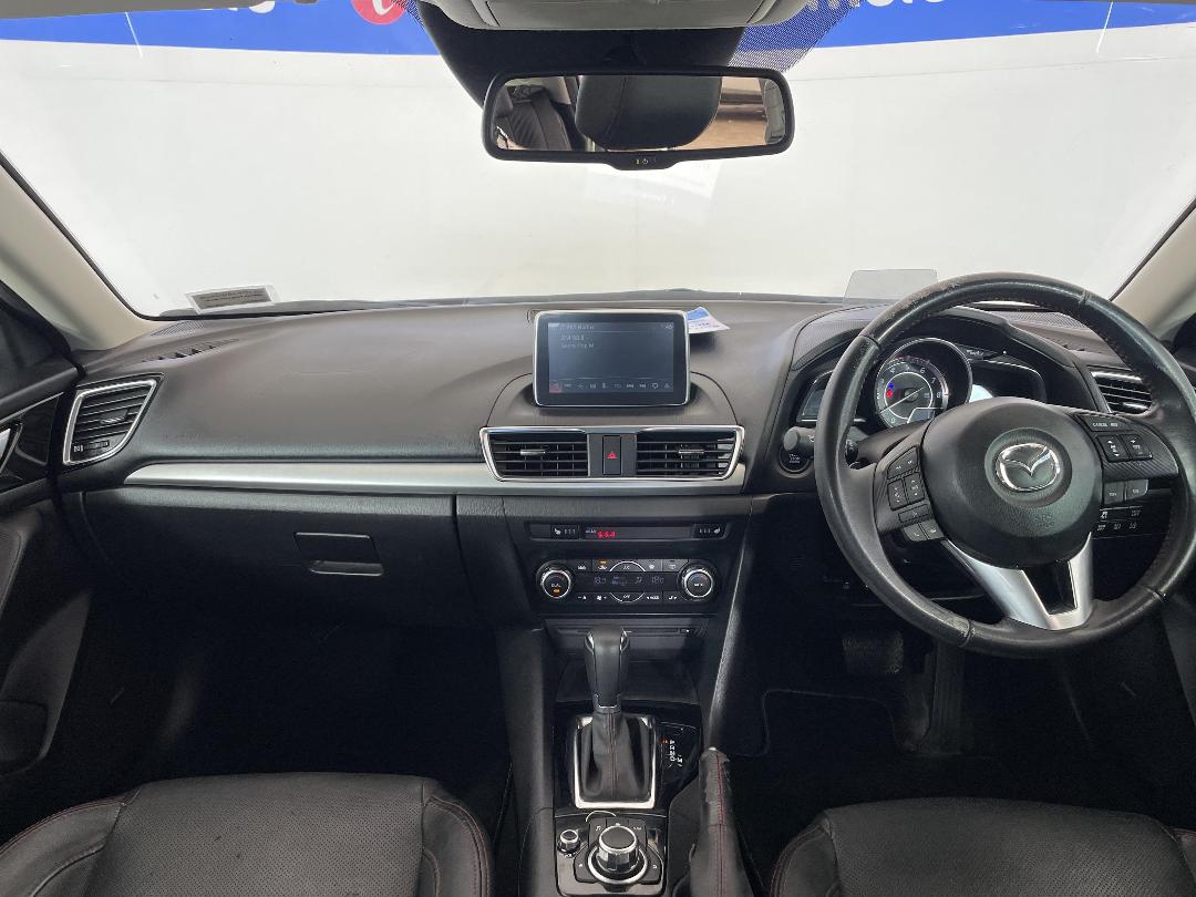 Photo '17' of Mazda Mazda3 Photo '17' of Mazda Mazda3