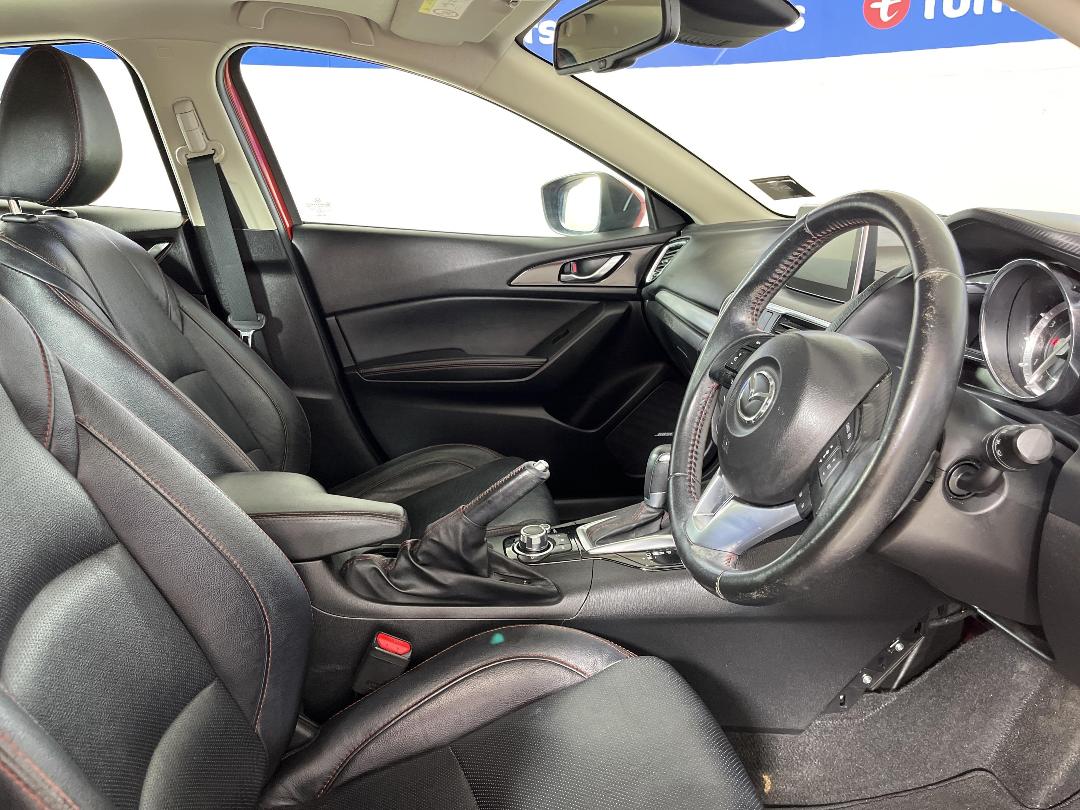 Photo '16' of Mazda Mazda3