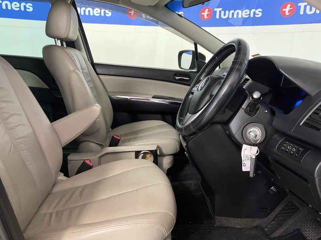 Photo '16' of Mazda MPV Photo '16' of Mazda MPV