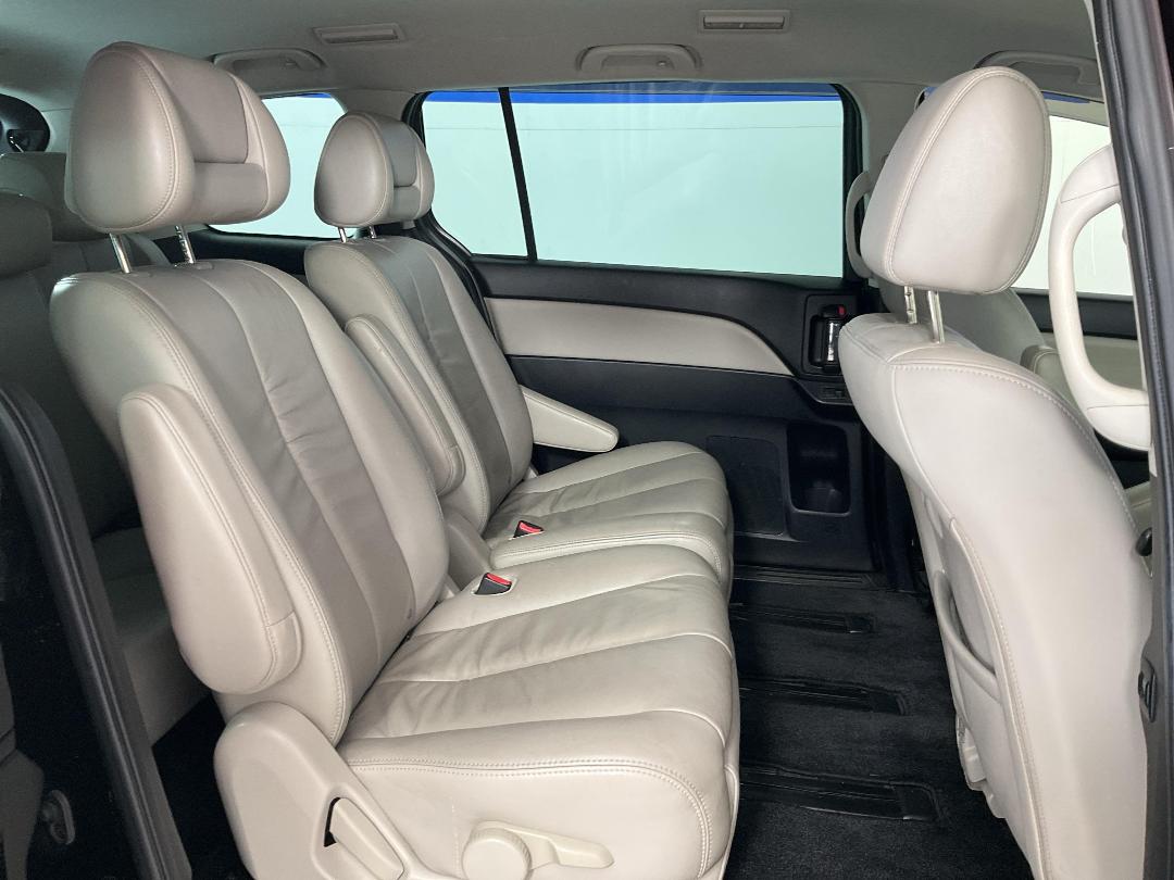 Photo '19' of Mazda MPV Photo '19' of Mazda MPV