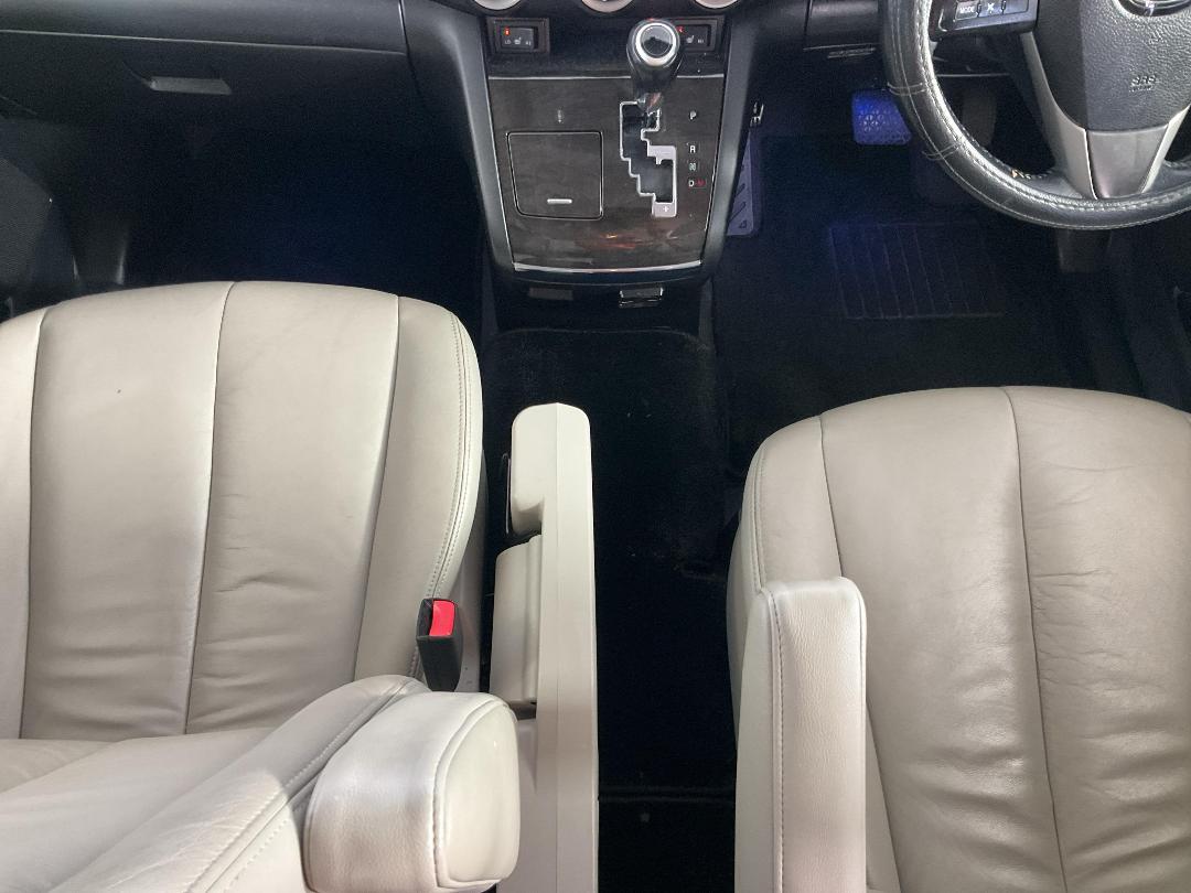 Photo '18' of Mazda MPV Photo '18' of Mazda MPV