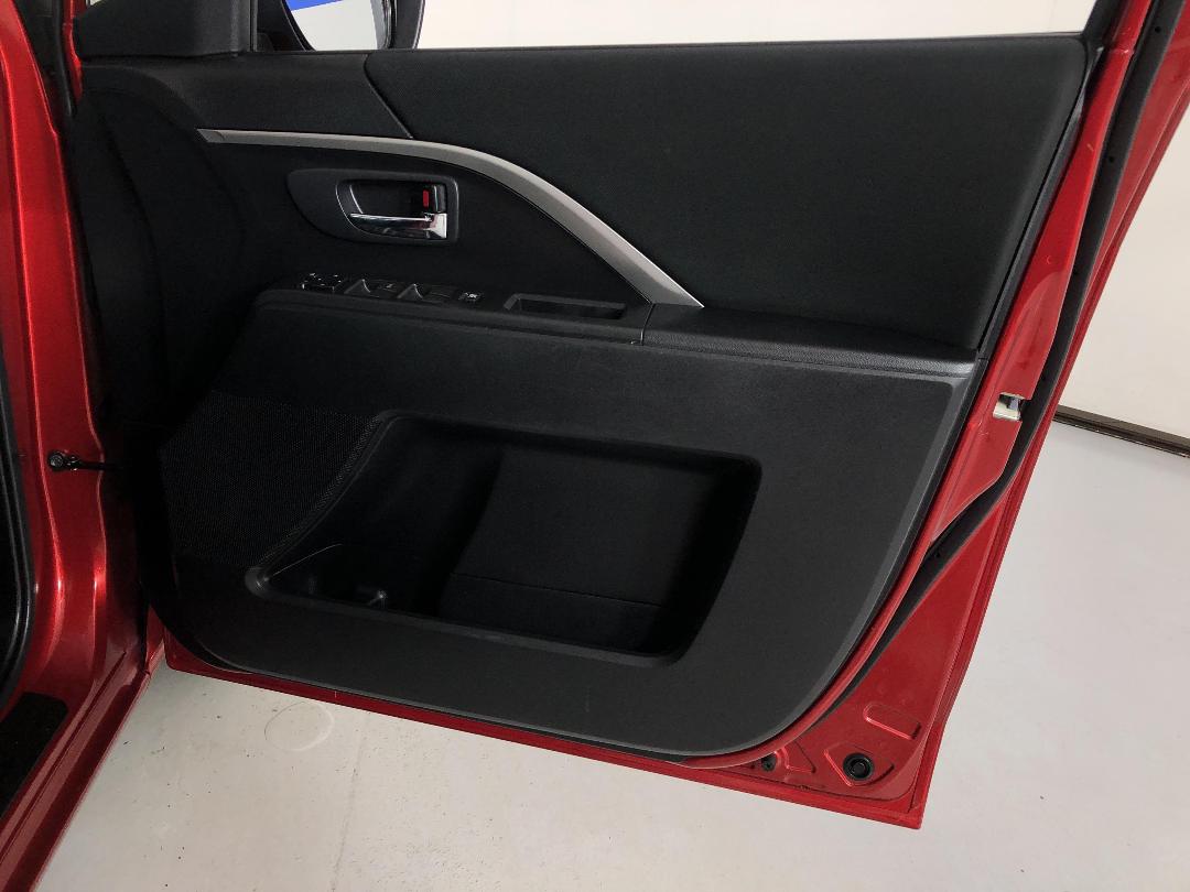 Photo '15' of Mazda Premacy